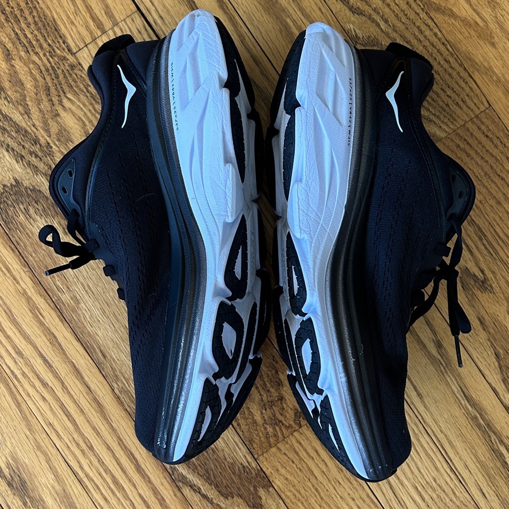 EUC Hoka One One Bondi 8 Shoes - Picture 5 of 8